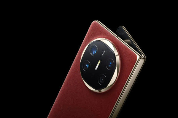 Sebelum Ditangkap AS, Maduro Pamer Huawei Mate X6: Klaim Tak Bisa Diretas