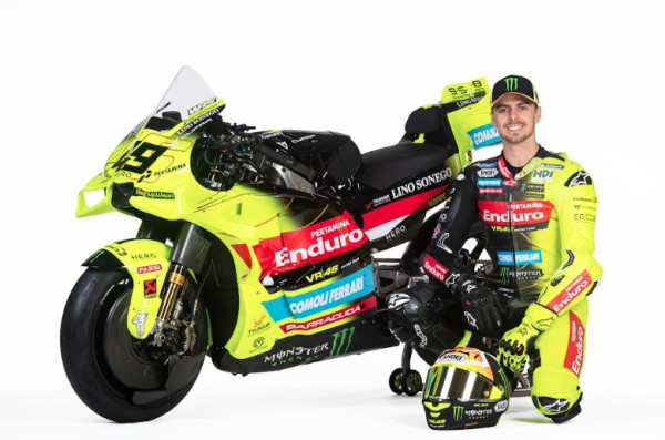 Pertamina Enduro VR46 Racing Team Kembali ke Warna Hitam-Kuning di MotoGP 2026