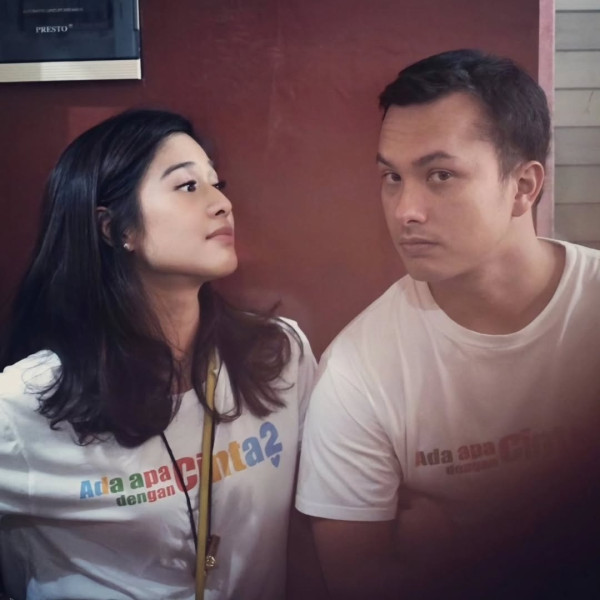 Potret Dian Sastrowardoyo Ikut Tren Back To 2016, Cantiknya Enggak Berubah