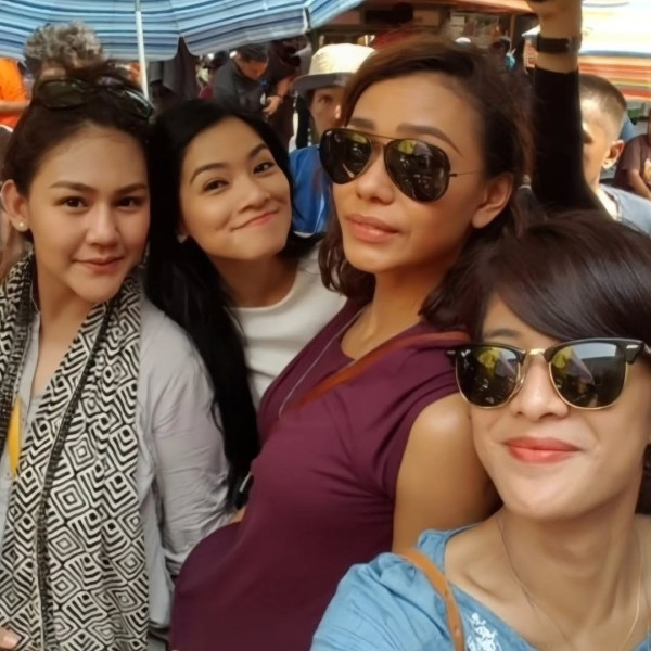 Potret Dian Sastrowardoyo Ikut Tren Back To 2016, Cantiknya Enggak Berubah