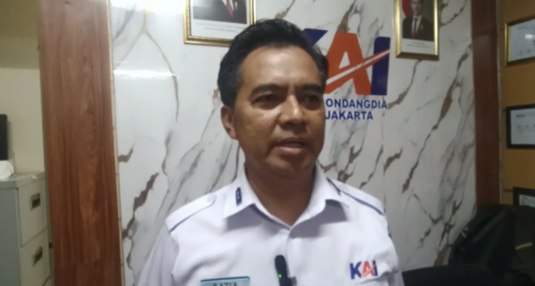 Kronologi Perempuan Tewas usai Lompat ke Rel Stasiun Gondangdia Tersambar Kereta Api Gajayana