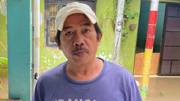 Banjir Rendam Kebon Pala Jakarta Timur hingga Sepaha Orang Dewasa