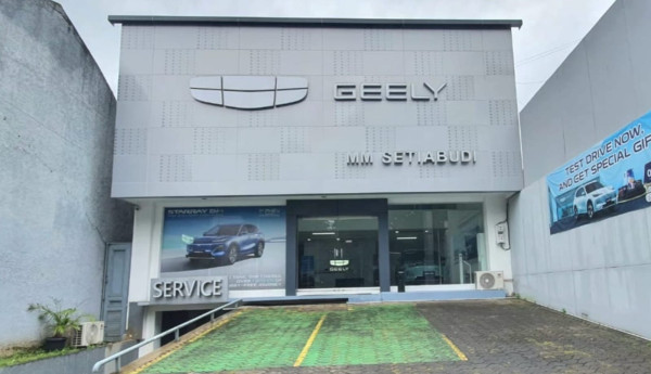 Tak Mau Kalah dari BYD Cs, Geely Targetkan 80 Diler di Indonesia Tahun Ini