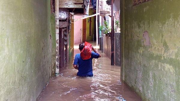 Kebon Pala Masih Banjir, Ketinggian Air 175 Cm
