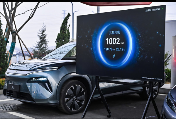 Melihat Langsung SPKLU 1.000 kW BYD di Zhengzhou: Ngecas 5 Menit Tambah 400 Km