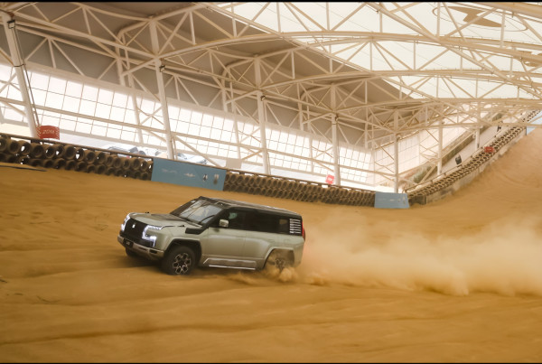 Naik YangWang U8 di All Terrain Circuit BYD: Sensasi Mencekam di Dalam Kabin SUV Monster!