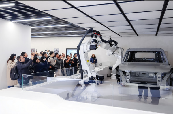 Megapabrik di Jantung Peradaban: Saat Robot dan Ambisi BYD Mengubah Wajah Zhengzhou