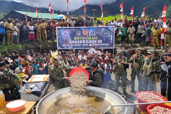 Kogabwilhan III Gelar Dapur Rakyat, Tingkatkan Gizi Masyarakat Papua