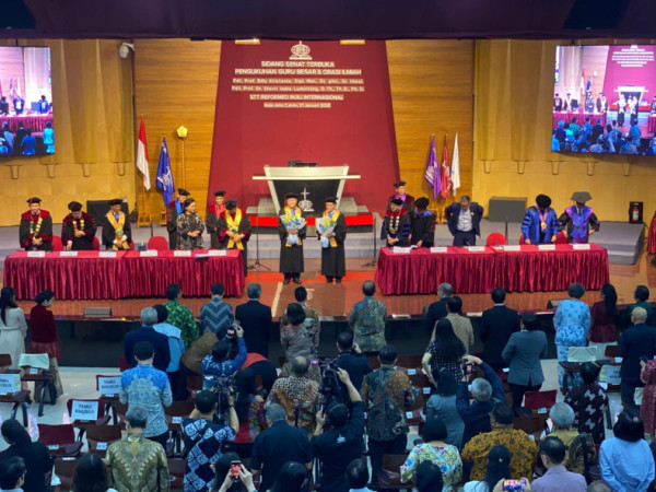 STTRII Kukuhkan Dua Guru Besar Bidang Teologi Sistematika Reformatoris dan Teologi Misi