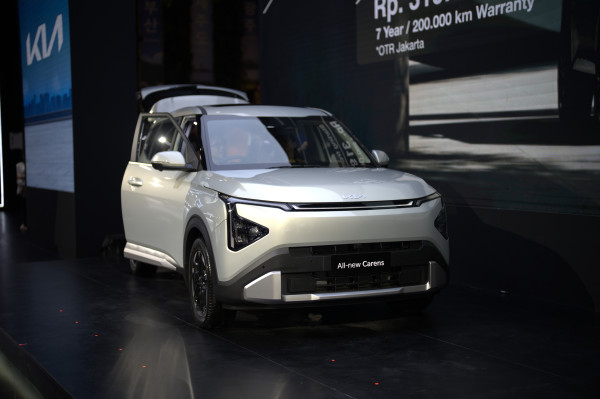 Segini Harga Semua Model Kia di IIMS 2026, Termasuk Carens Baru