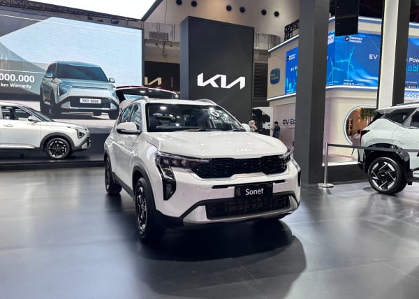 Segini Harga Semua Model Kia di IIMS 2026, Termasuk Carens Baru