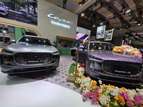 Bukan Sekadar Mobil Listrik: Siasat Lepas Mengawinkan Desain Macan Tutul dengan Takhta Fashion