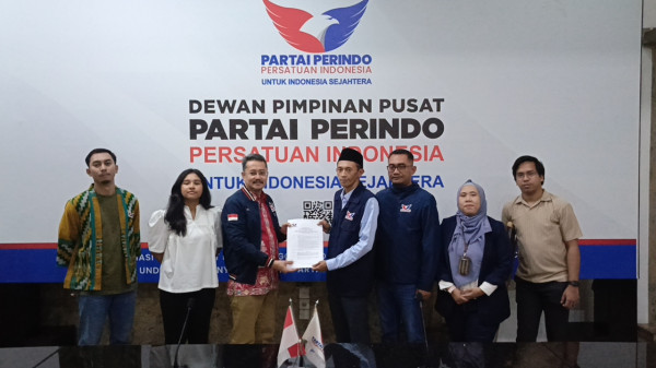 DPP Partai Perindo Serahkan SK Ketua DPW Jawa Timur ke Ahmad Jazuli