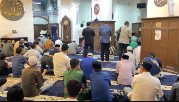 Suasana Tarawih Perdana Ramadan 1447 H di Masjid Cut Meutia