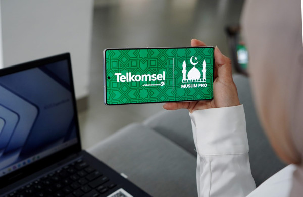 Ibadah Digital Tanpa Iklan: Cara Menggunakan Paket Bundling Muslim Pro di MyTelkomsel