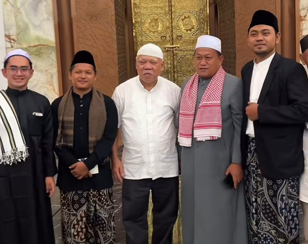 Melihat Suasana Tarawih Perdana Ramadan 1447 Hijriah di Masjid Negara IKN