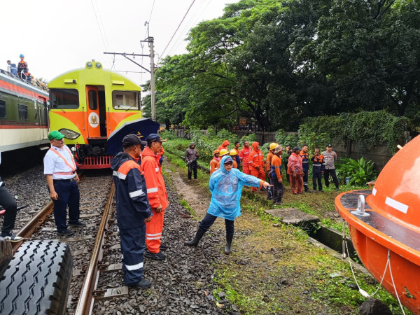 KAI Masih Pulihkan Gangguan Infrastruktur Imbas KA Bandara Soetta Tertemper Truk di Poris Tangerang