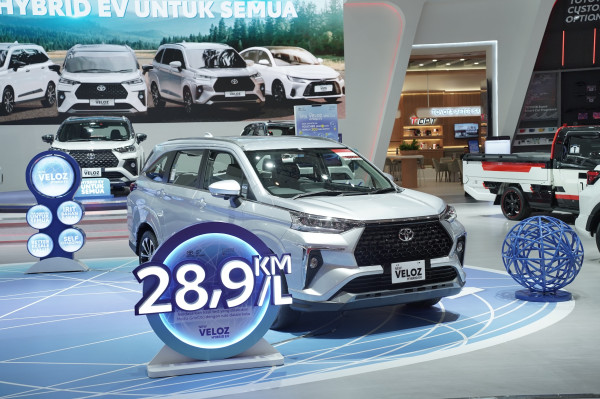 Strategi Hybrid untuk Semua Berhasil, Toyota Raup 2.793 SPK di Tengah Pasar Otomotif yang Stagnan