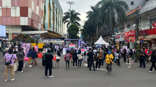 Keseruan Ngabuburit Mencari Siti di Blok M Hub