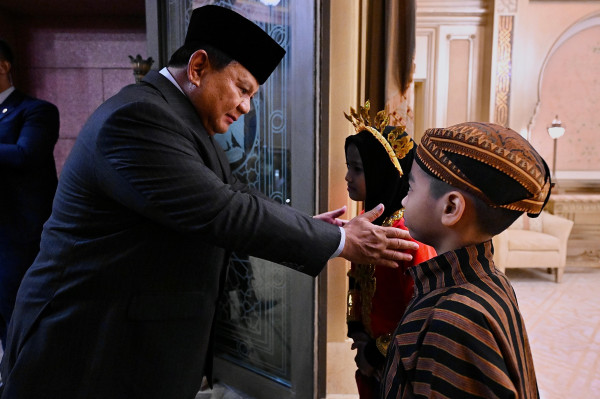 Diaspora Indonesia Sambut Hangat Kedatangan Prabowo di Abu Dhabi