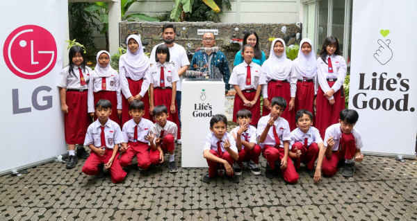 Saat 350 Kg Rongsokan Disulap Jadi Monumen: Cara Unik LG Edukasi Siswa SD Jakarta Soal Bahaya Limbah
