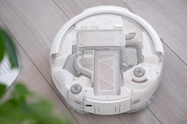 Niat Main Game, Pria Ini Malah Tak Sengaja Kendalikan 7.000 Robot Vacuum DJI Romo