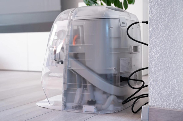 Niat Main Game, Pria Ini Malah Tak Sengaja Kendalikan 7.000 Robot Vacuum DJI Romo