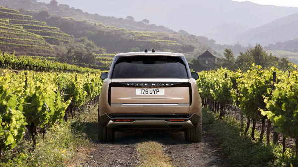 Jalan Kaltim Buruk, Mobil Gubernur Rp8,5 Miliar: Kupas Tuntas 10 Fitur Gila Range Rover Autobiography LWB