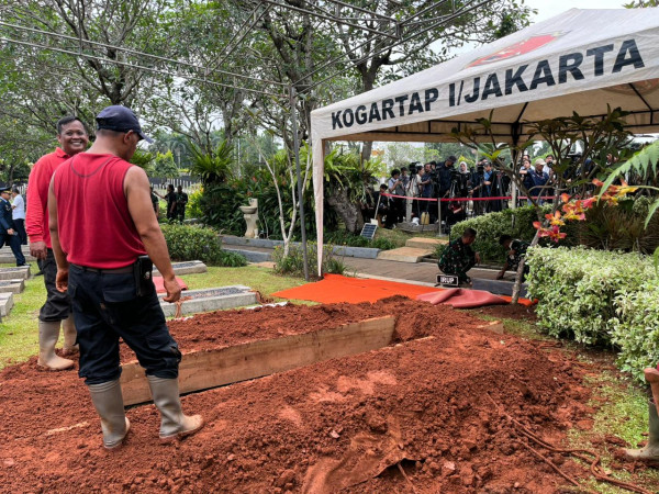 Jenazah Try Sutrisno Bakal Dimakamkan Dekat Makam BJ Habibie dan Ani Yudhoyono di TMP Kalibata