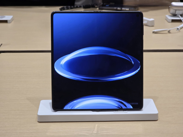 Mendobrak Mitos Layar Lipat Rapuh: Ketika Huawei Mate X7 Berani Melawan Alam