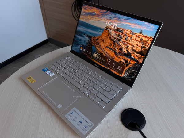 Laptop Tipis Tapi Tahan Banting: ASUS Vivobook S14 Jadi Senjata Baru Pekerja Kantoran 2026
