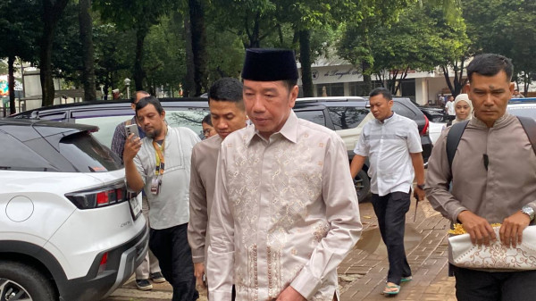 Jokowi Salat Idulfitri 2026 di Masjid Al-Bina GBK