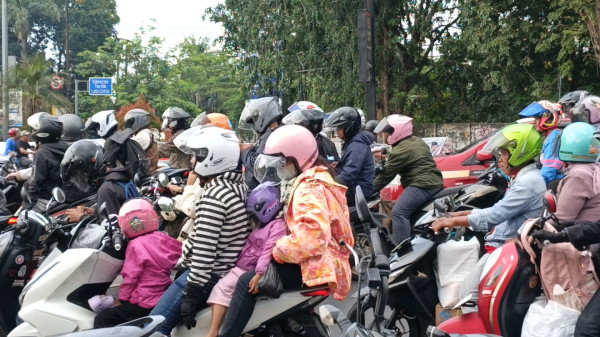 Pantau Arus Balik, Wali Kota Cirebon Ingatkan Pemudik Utamakan Keselamatan dan Jaga Stamina