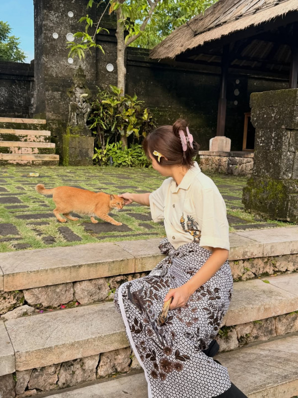 Bikin Heboh! Lisa Asyik Liburan dan Tampil Stunning di Bali
