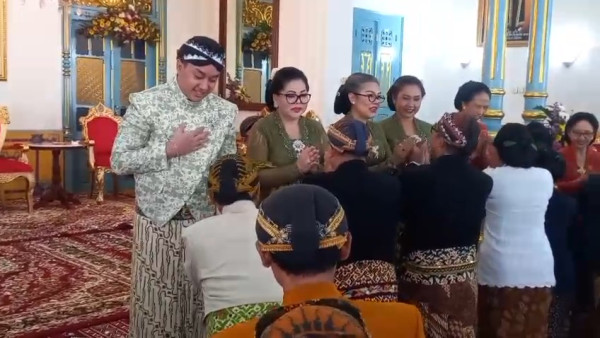 Momen Halalbihalal di Keraton Solo, 2 Kubu Gelar Acara di Lokasi Berbeda