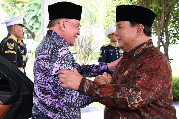 Prabowo Sambut Anwar Ibrahim di Istana, Diiringi Lagu Rasa Sayange