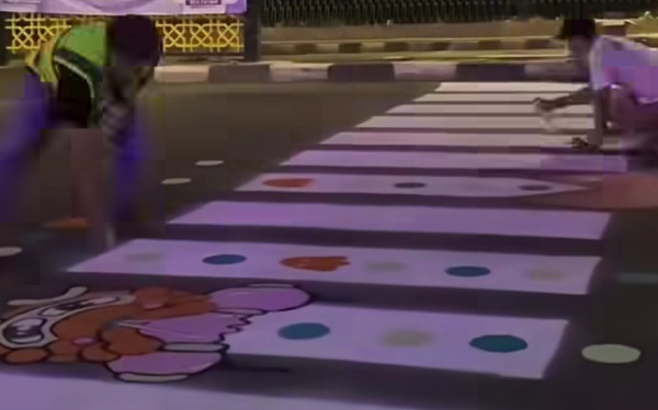 Seniman Bikin Zebra Cross di Tebet Berkarakter Pac-Man, Dinas Bina Marga Buka Suara