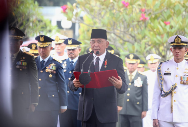 Prosesi Pemakaman Jenazah Juwono Sudarsono di TMP Kalibata