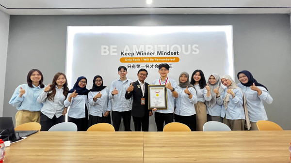 Penjualan Mesin Cuci Portabel Terbanyak dalam Sehari, Produk UMKM Cetak Rekor MURI
