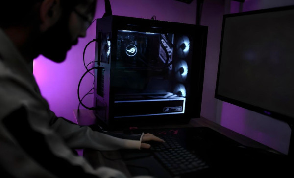 Tanpa Rakit, Langsung Ngebut: ROG GM700TZ Jadi PC Gaming Impian 2026