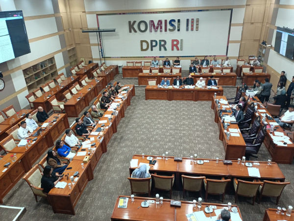 Komisi III DPR Minta Kejaksaan Tidak Banding Putusan Bebas Amsal Sitepu