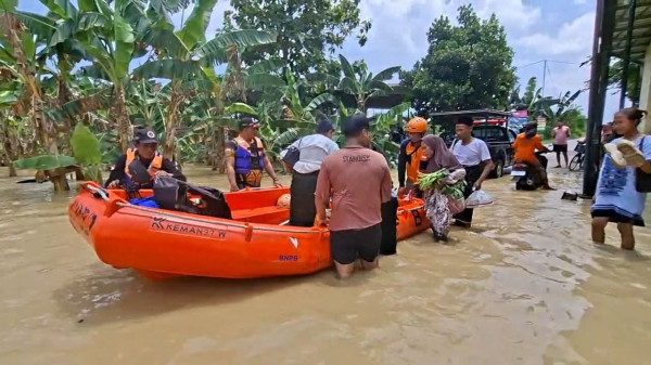 Banjir Terjang Demak, 583 Warga Mengungsi dan 1 Orang Hilang
