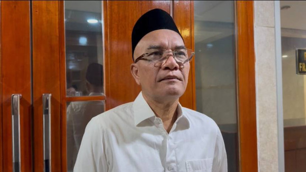 Wacana War Tiket Haji Tuai Kritikan, DPR: Di UU Disebutkan Mendaftar, Enggak Bisa Berburu Tiket