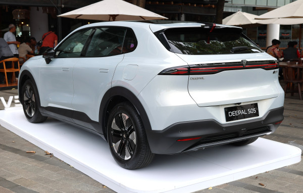 Bawa Genset Sendiri! Changan Deepal S05 REEV Mobil Listrik yang Tidak Tergantung SPKLU