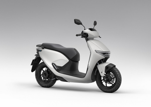 Emmo Rp49 Juta Kemahalan? Ini Pilihan Motor Listrik Premium yang Lebih Masuk Akal untuk MBG!
