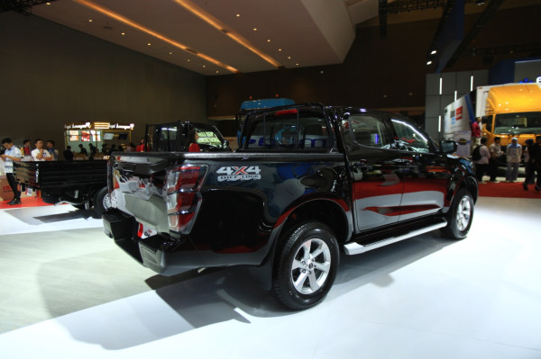 Isuzu D-Max Rodeo vs Hilux vs Triton: Mana Paling Tangguh dan Layak Dibeli?