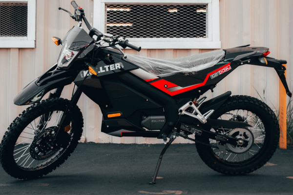 Bongkar Fakta Motor Listrik MBG: Benarkah Emmo JVX GT cuma Motor Kloningan China Rp10 Jutaan?