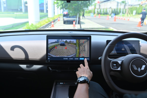 Mesin Hybrid + EV, Wuling Eksion Tantang SUV Mahal, Seberapa Layak?