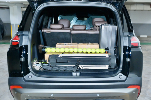 Mesin Hybrid + EV, Wuling Eksion Tantang SUV Mahal, Seberapa Layak?
