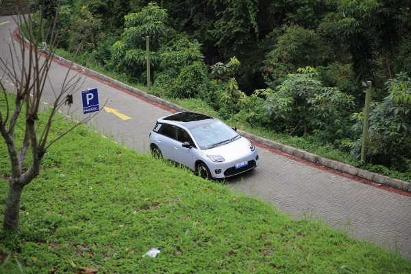 Modal Baterai 500 KM dan Rangka Tulang Naga, Aion UT Pimpin Pasar Hatchback Listrik